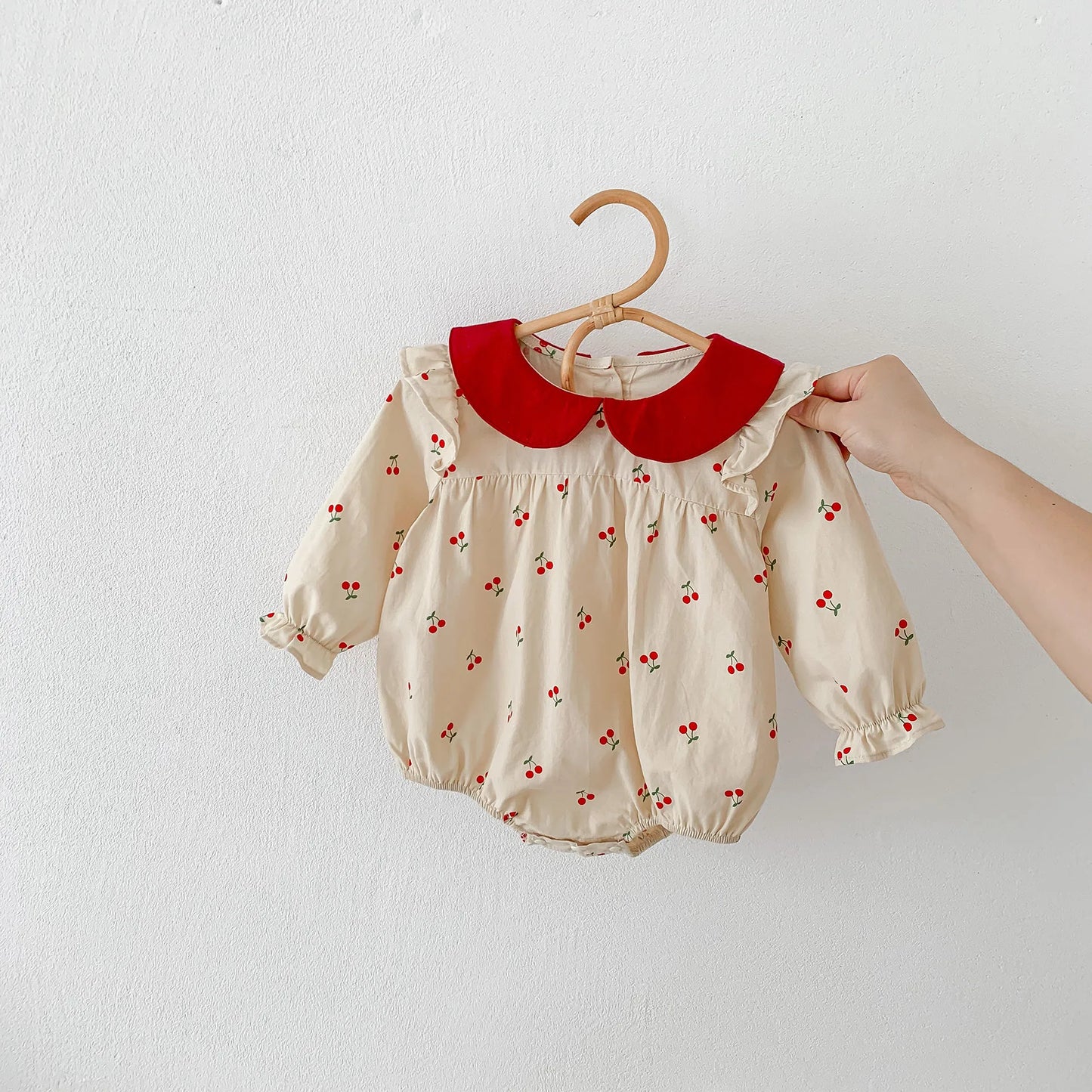 New 2024 Autumn Baby Clothes Sweet Cherry Printed Girls Bodysuit Newborn Peter Pan Collar Princess Clothing Toddler One Piece