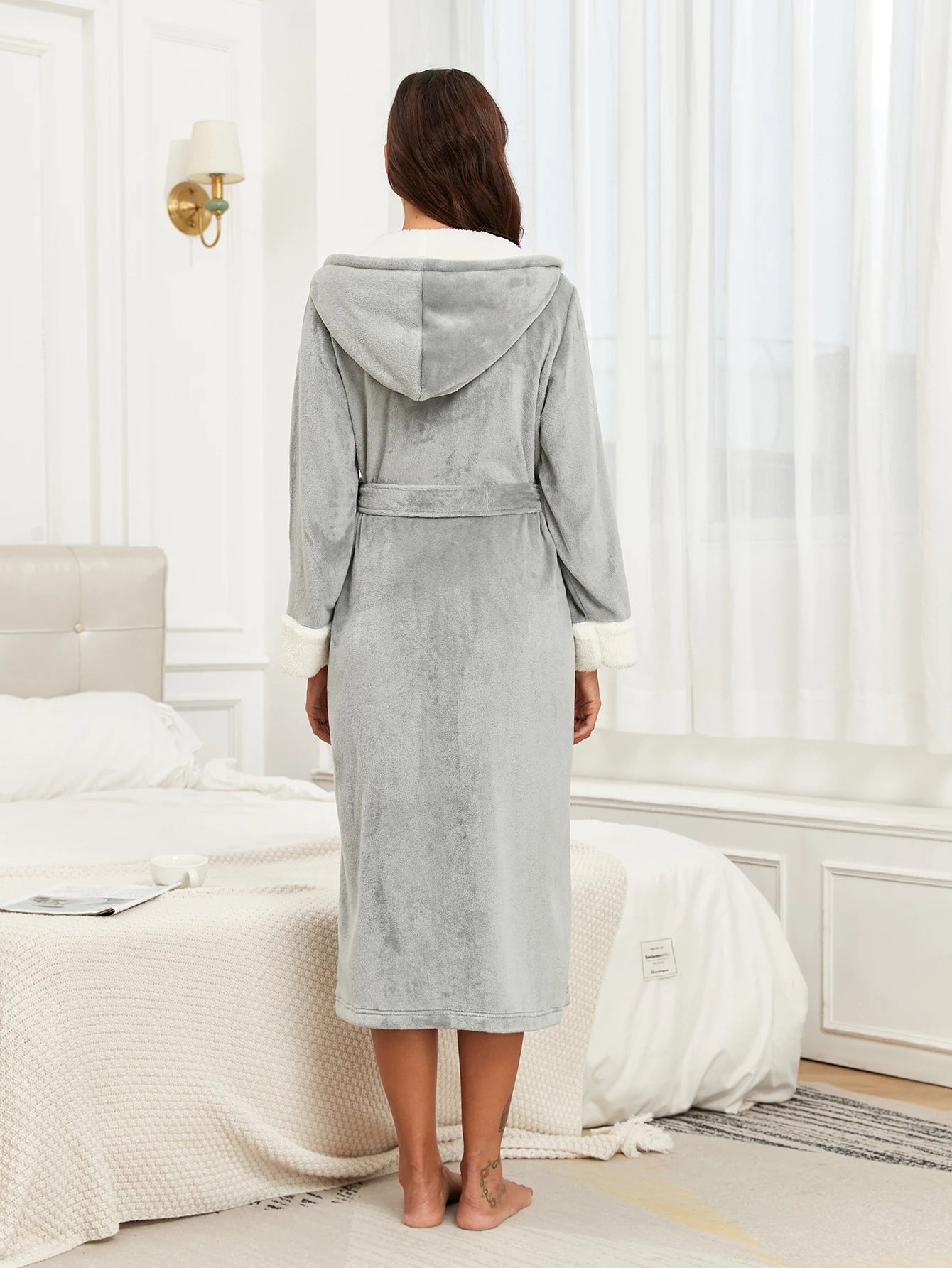 Hooded robe long