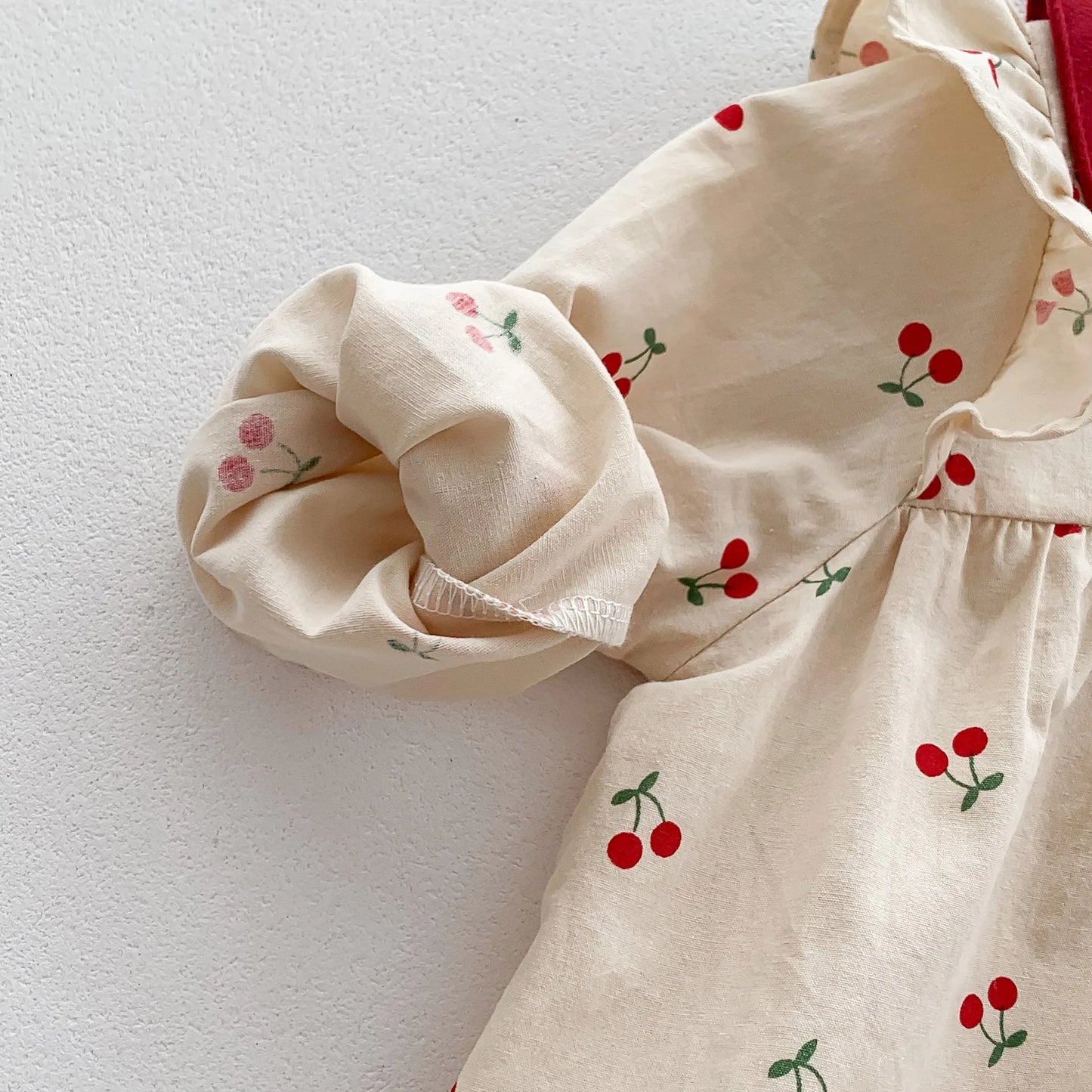 New 2024 Autumn Baby Clothes Sweet Cherry Printed Girls Bodysuit Newborn Peter Pan Collar Princess Clothing Toddler One Piece